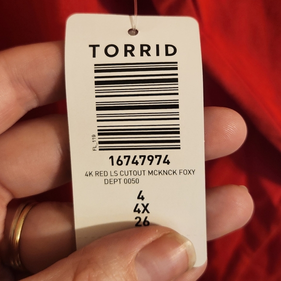 Torrid Red Cutout Mockneck Foxy 4XL - Picture 4 of 5